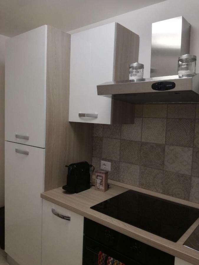 Domus Rosae Villa Шикли Екстериор снимка